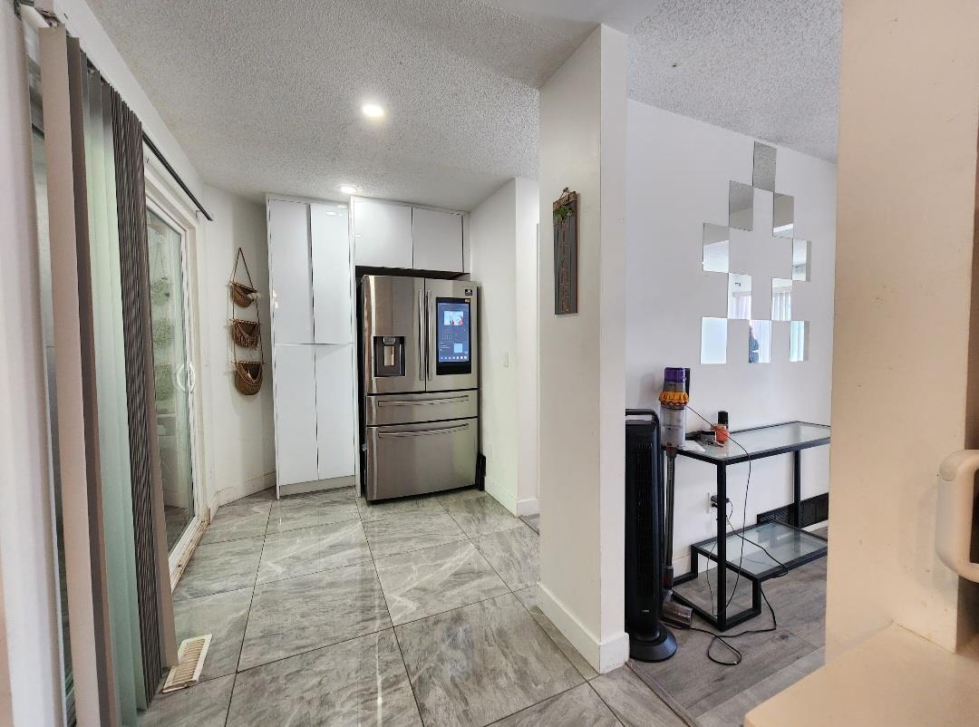 21 32705 FRASER CRESCENT