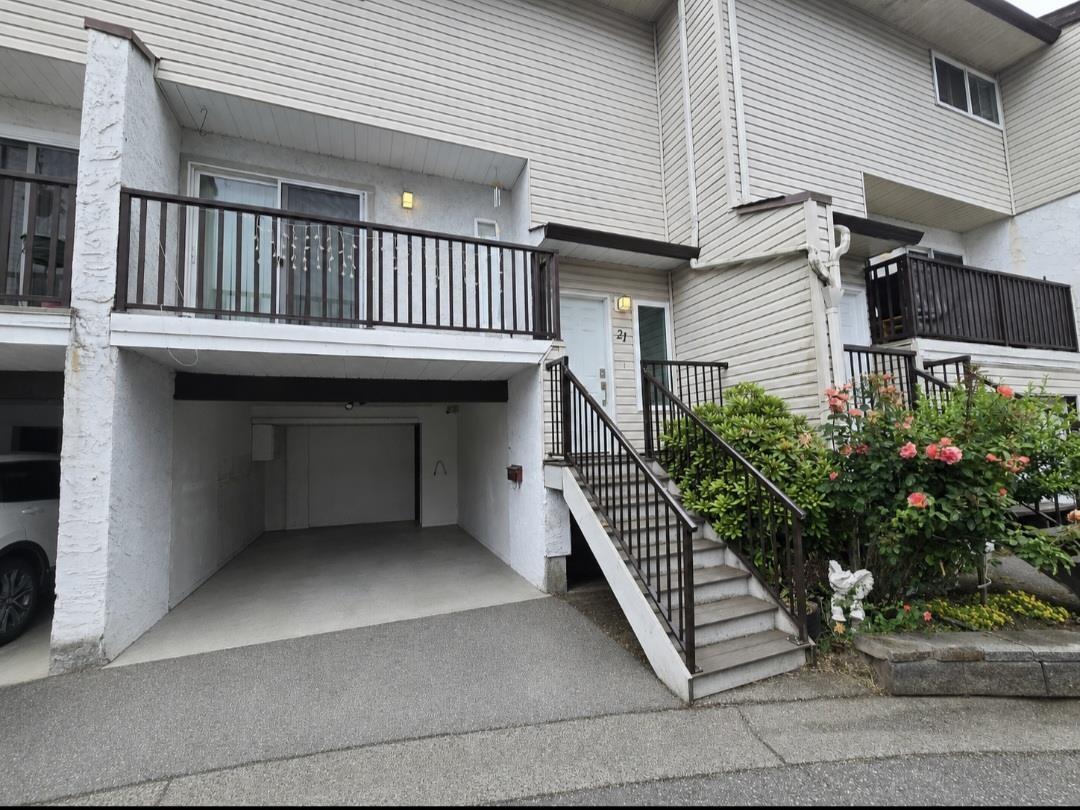 21 32705 FRASER CRESCENT
