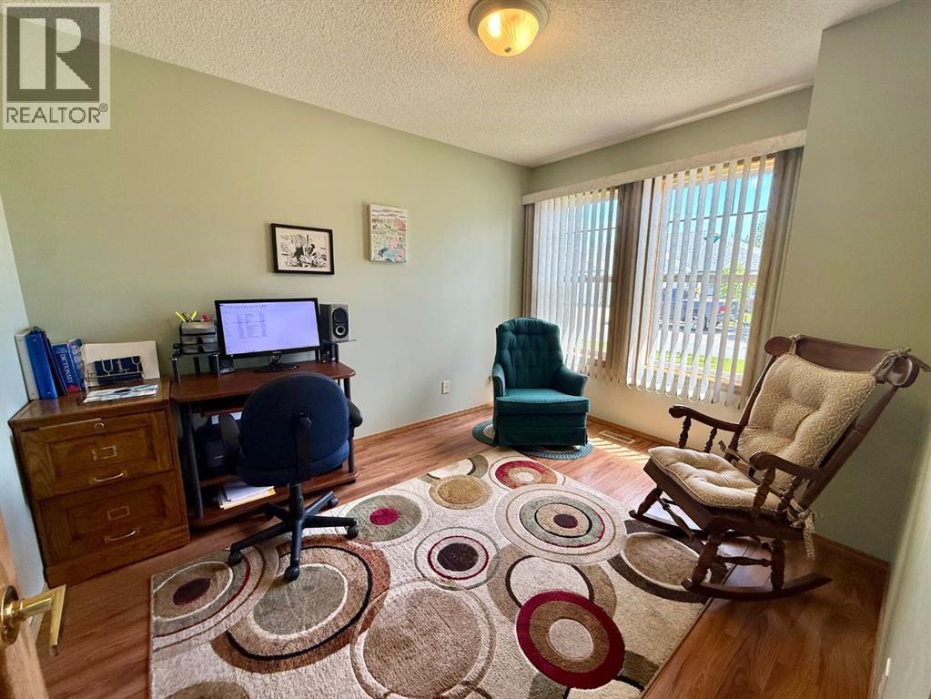 408 Freeman Way NW