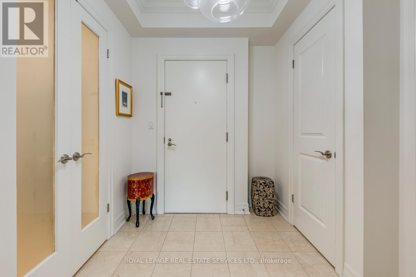 305 - 2855 BLOOR STREET W