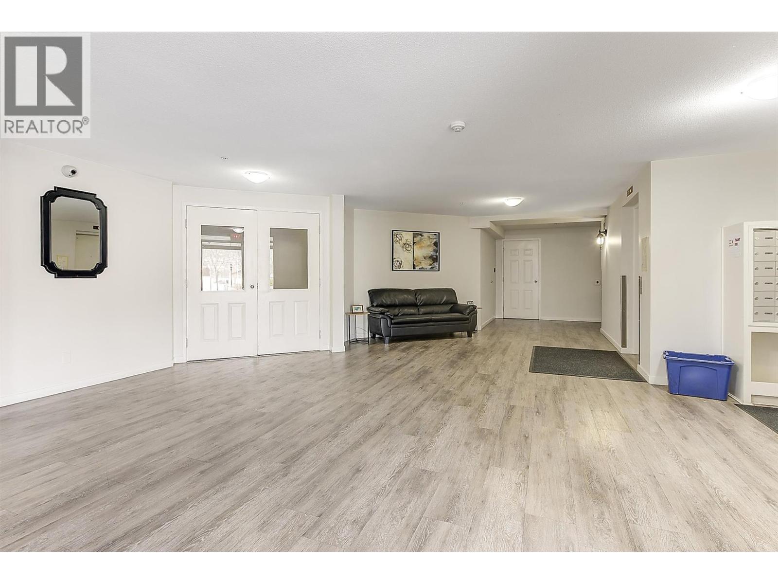 135 Ziprick Road Unit# 102