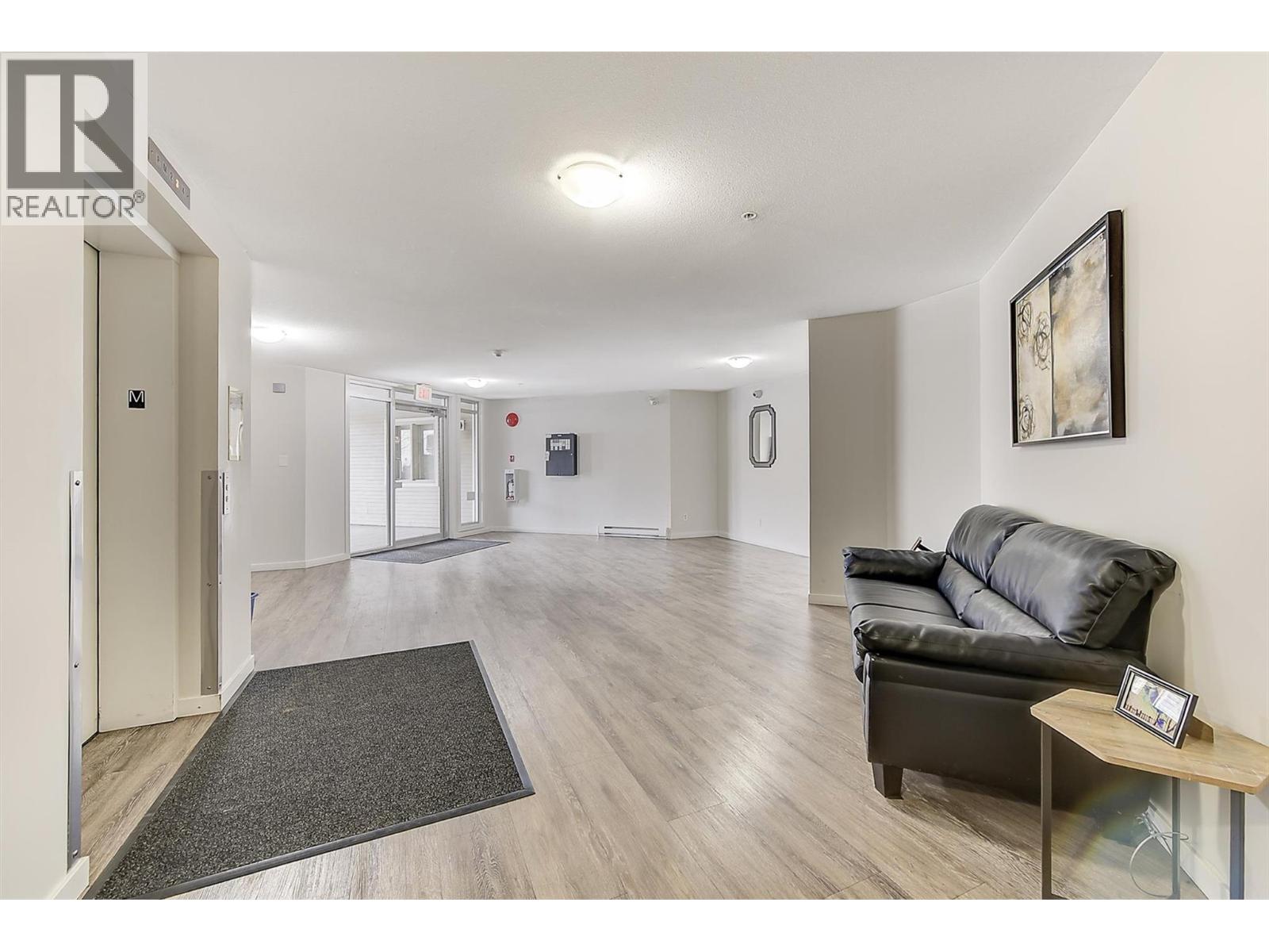 135 Ziprick Road Unit# 102