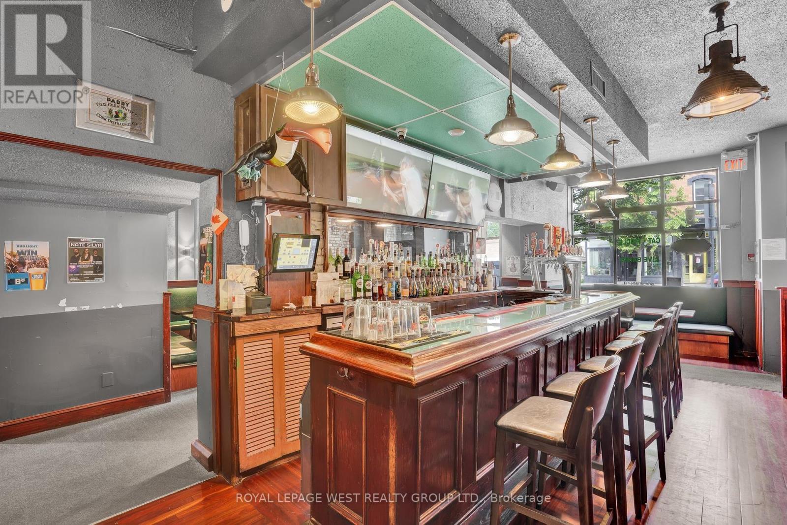 174 JOHN STREET S