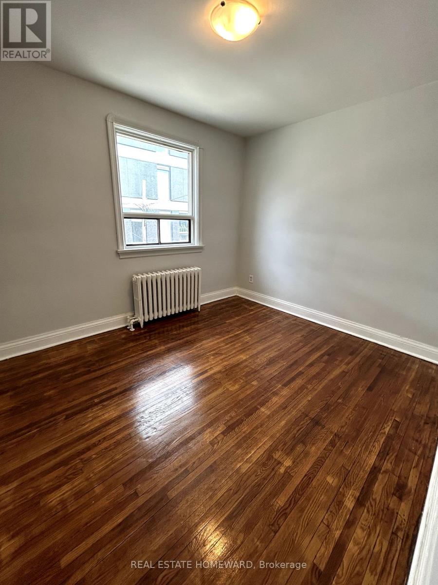 102 - 1566 AVENUE ROAD