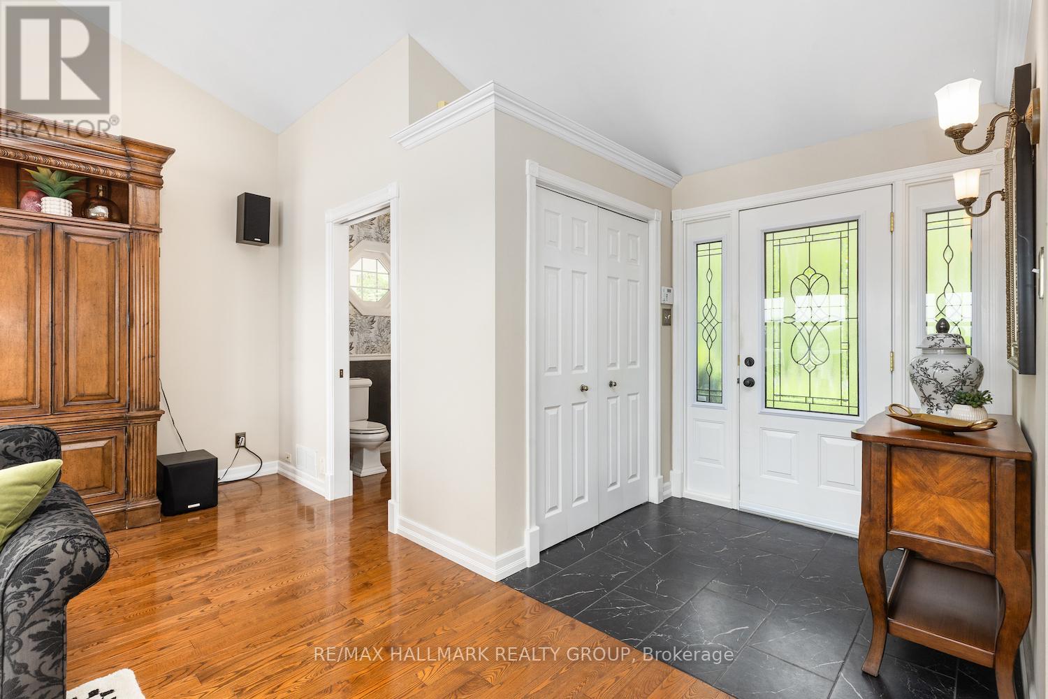 1 RIDEAU GLEN DRIVE