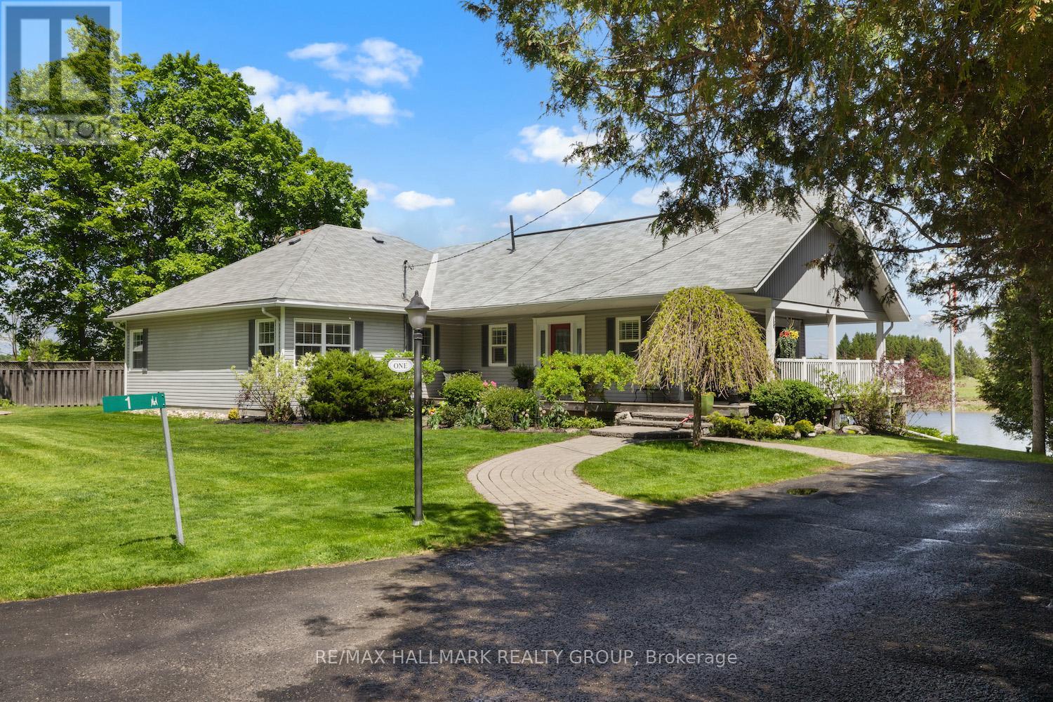 1 RIDEAU GLEN DRIVE