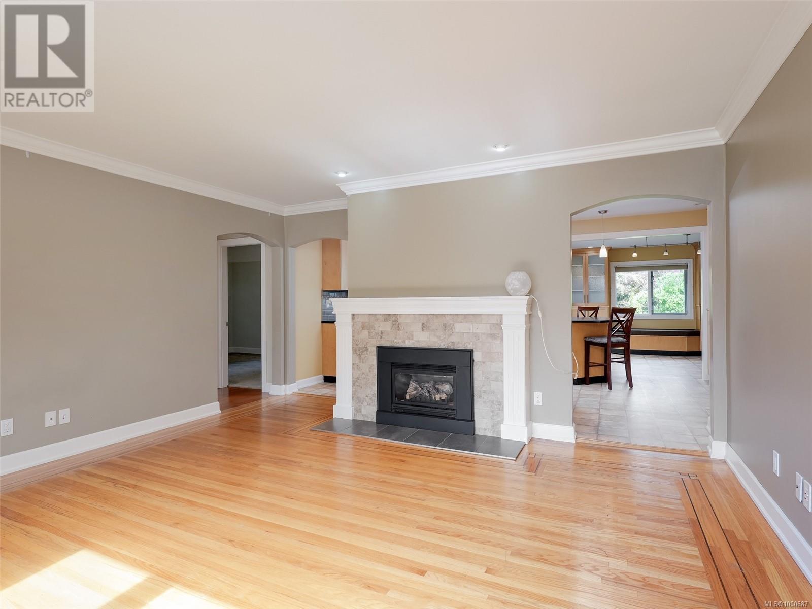 4406 Torquay Dr