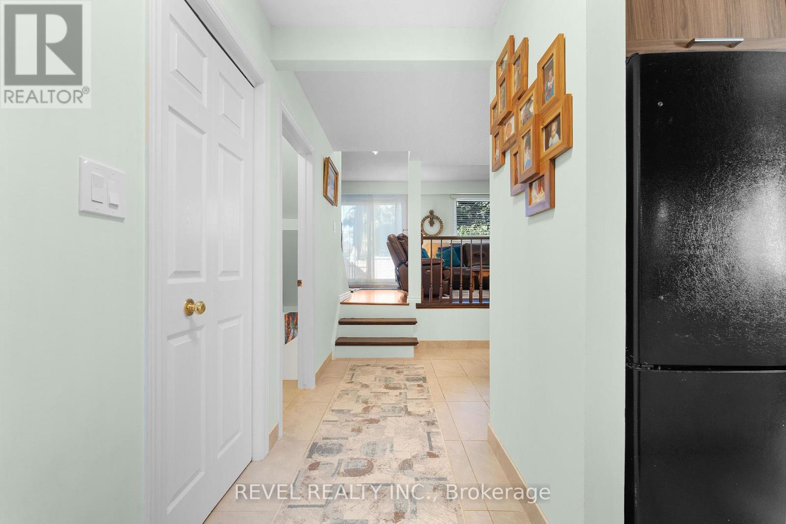 8 - 122 LAKESHORE ROAD