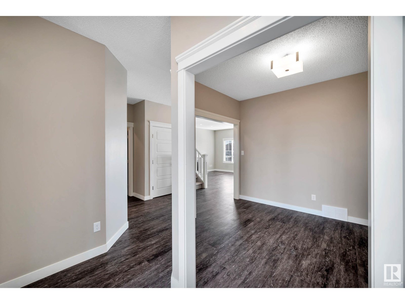 9863 222 ST NW