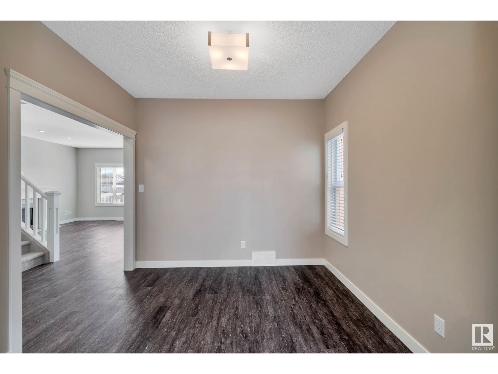 9863 222 ST NW