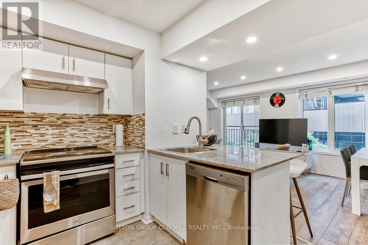 737 - 10 LAIDLAW STREET