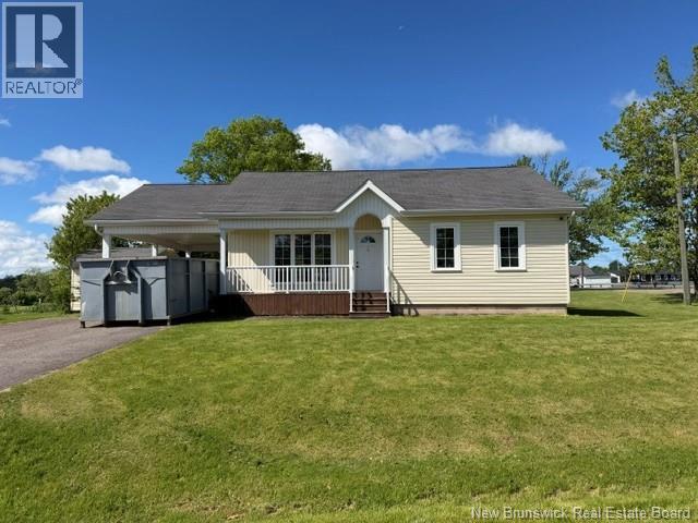Photo 1 of 21 — 1 Woodland Avenue, Petitcodiac, NB E4Z4X4