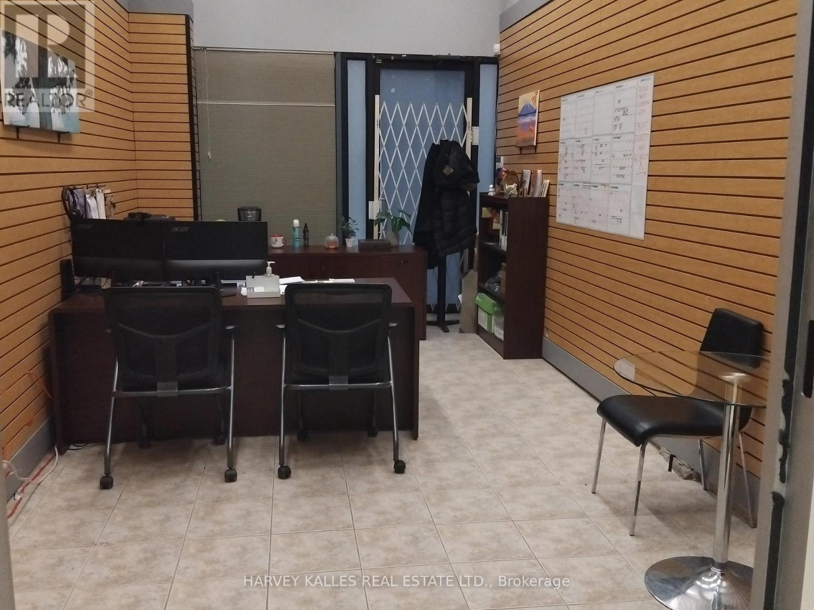 100 - 45 SHEPPARD AVENUE E