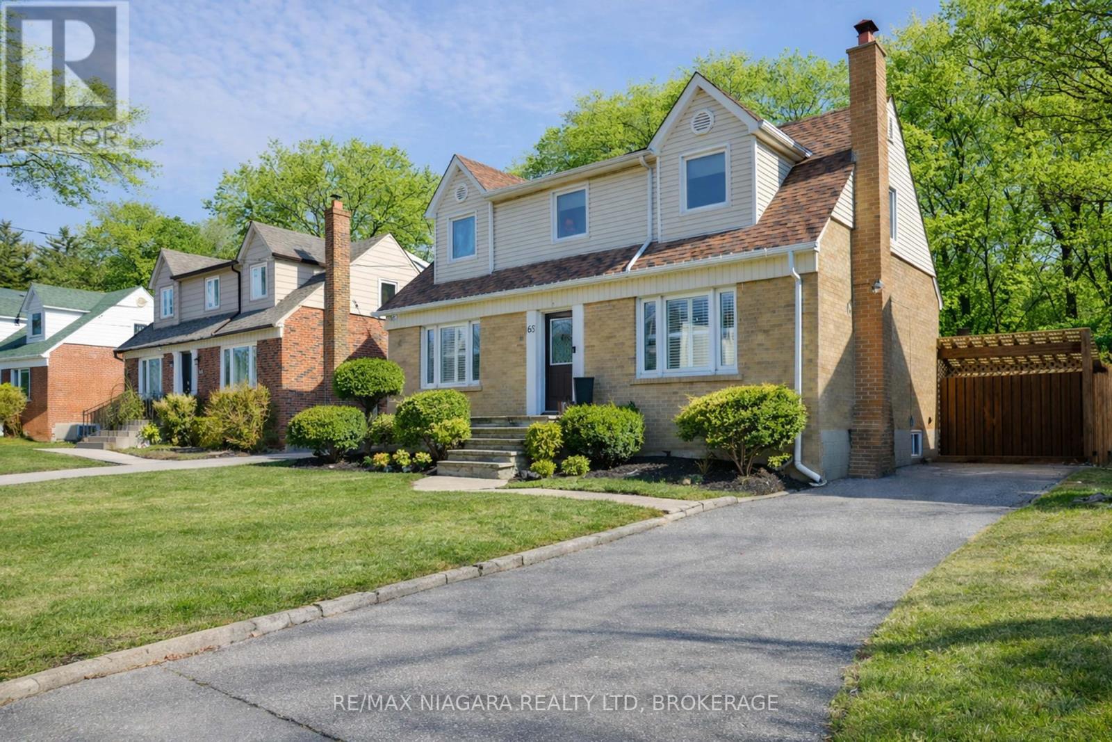 Photo 1 of 47 — 65 CRAIGMORE CRESCENT, Toronto (Willowdale East), ON M2N2Y6
