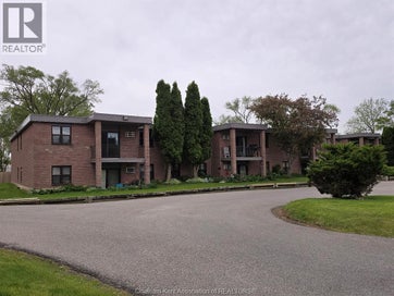 12 Montgomery DRIVE Unit# A207 Wallaceburg ON N8A5B5