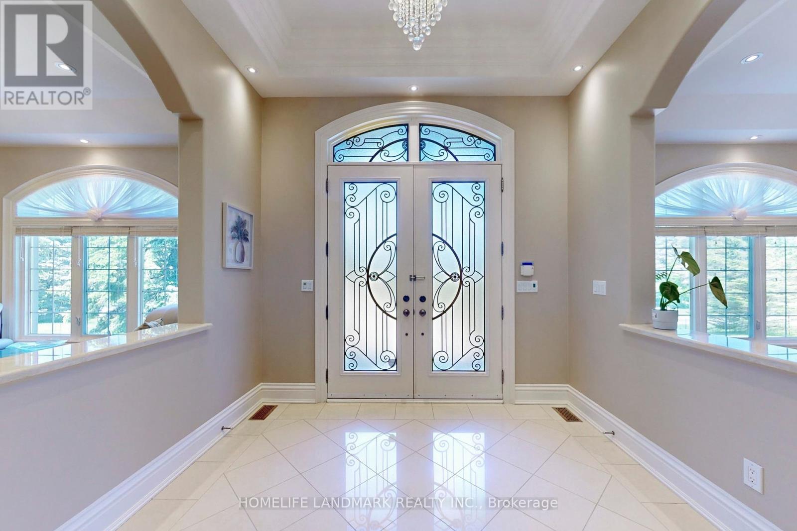 11 CRANBORNE CHASE