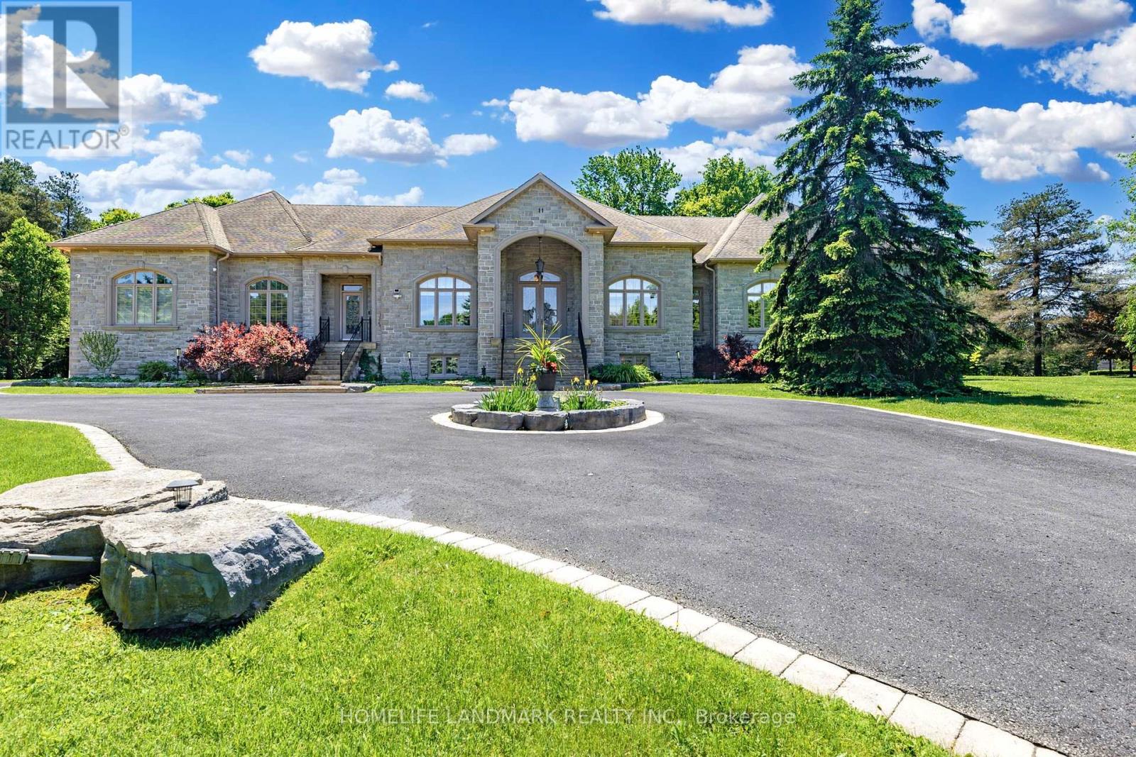 11 CRANBORNE CHASE