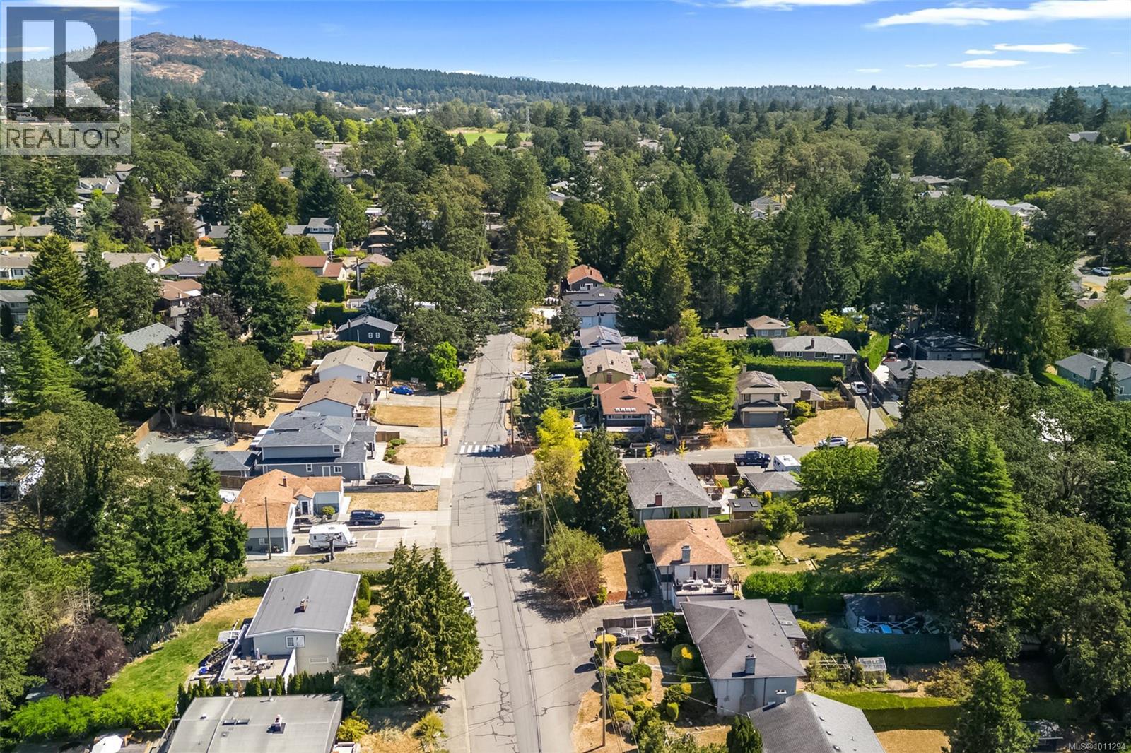 765 Lily Ave