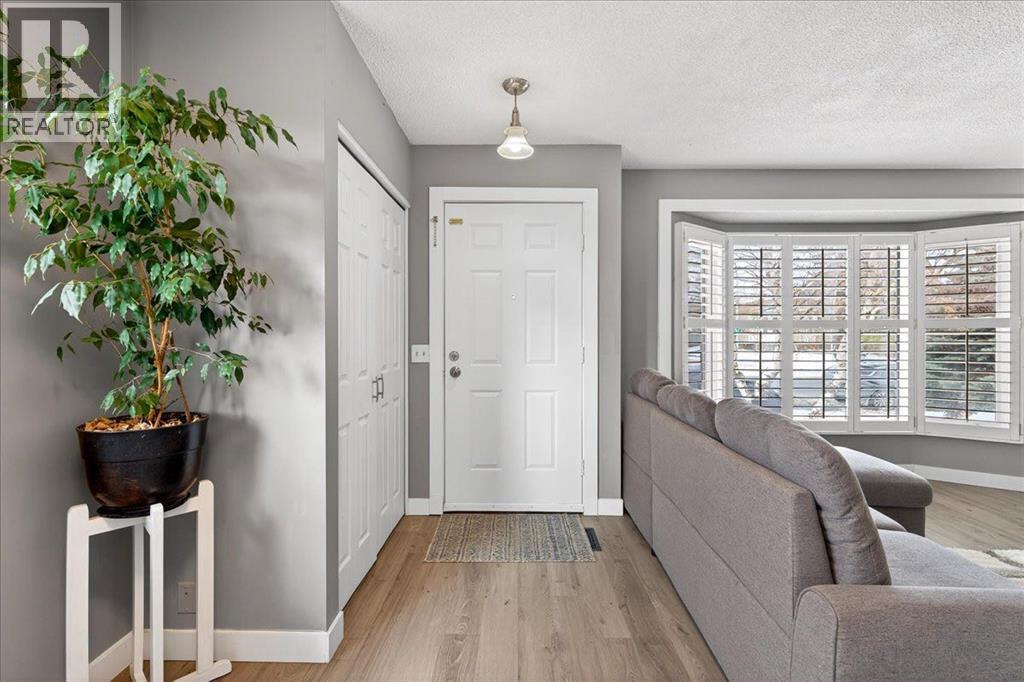 32 Tararidge Drive NE