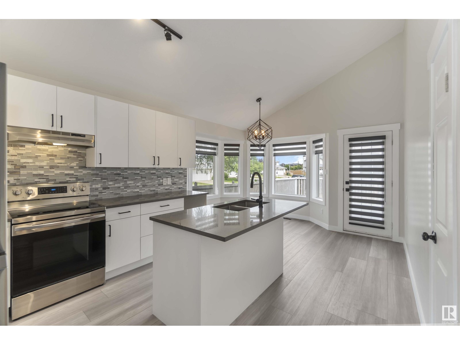 17233 113A ST NW