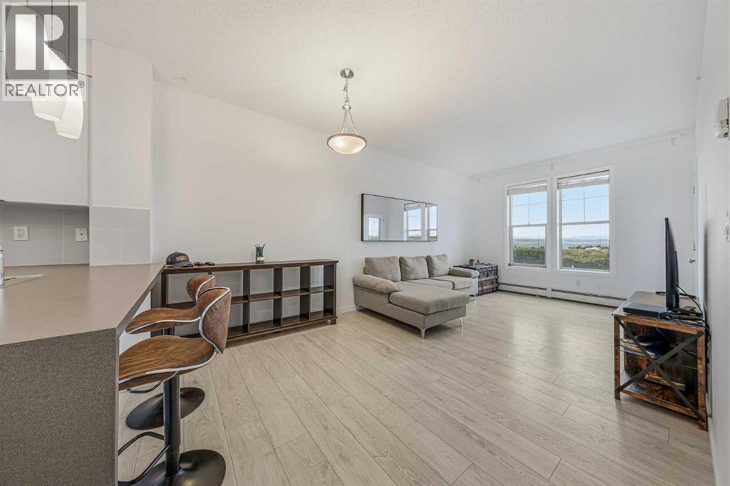 404, 207 Sunset Drive