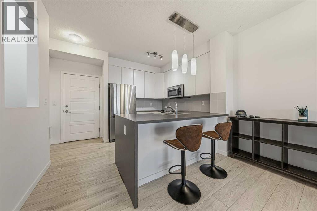 404, 207 Sunset Drive