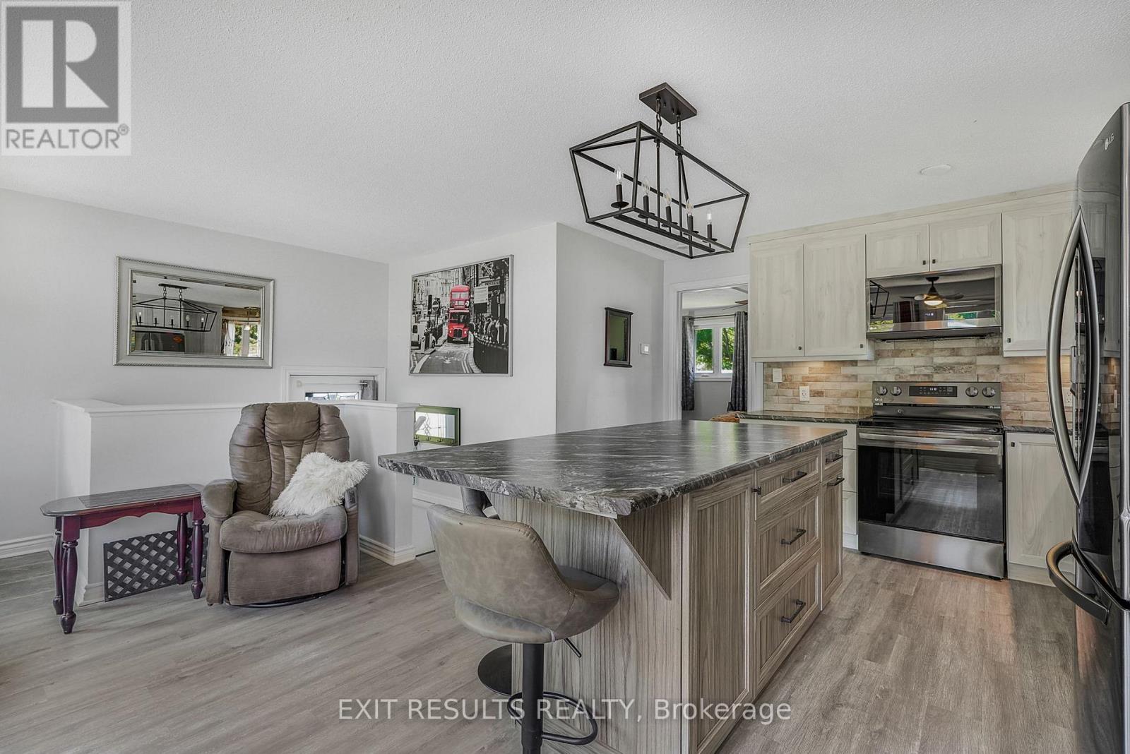 8 BEAVER LANE