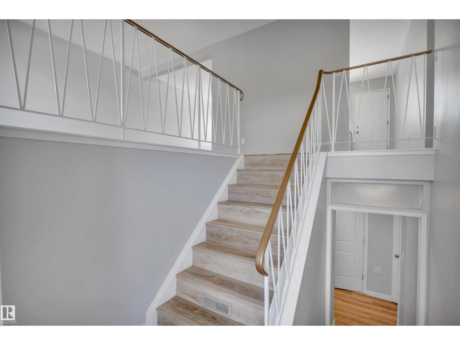 2103 45 ST NW NW
