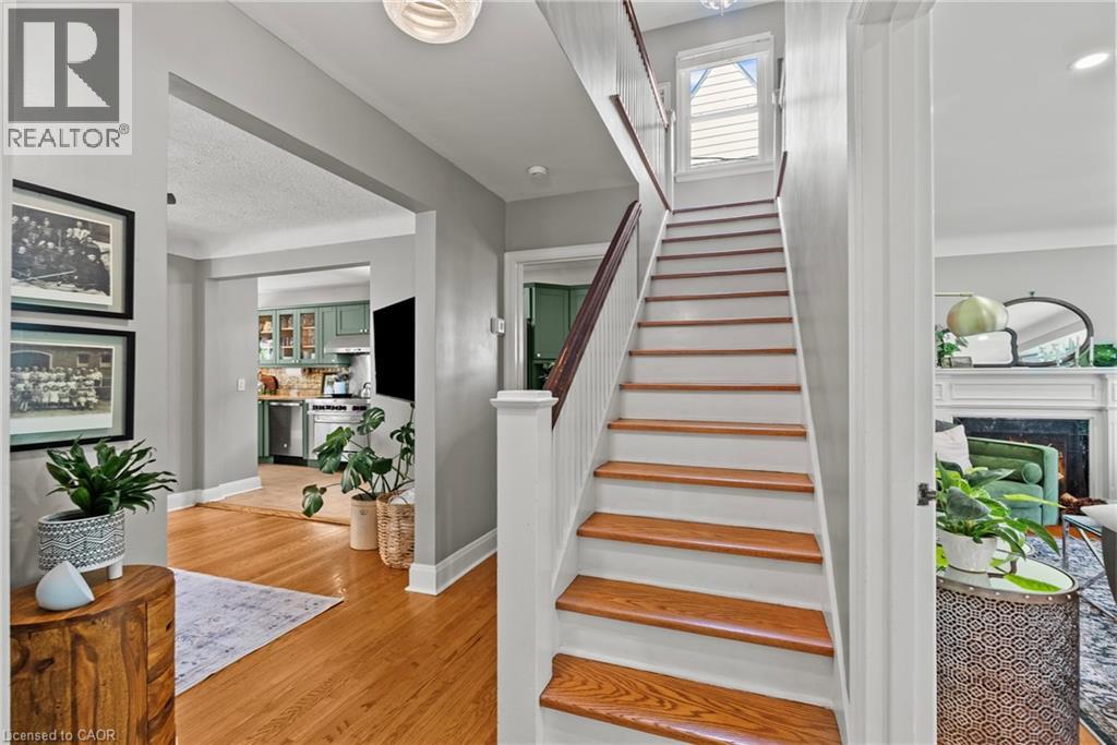 88 ROTHSAY Avenue