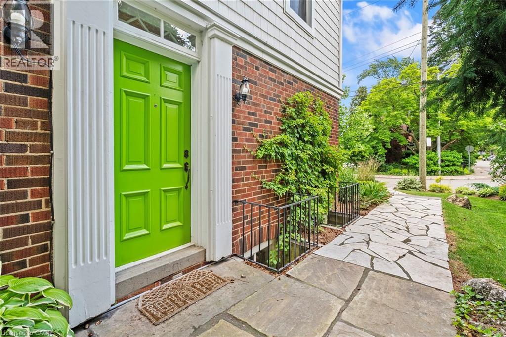 88 ROTHSAY Avenue