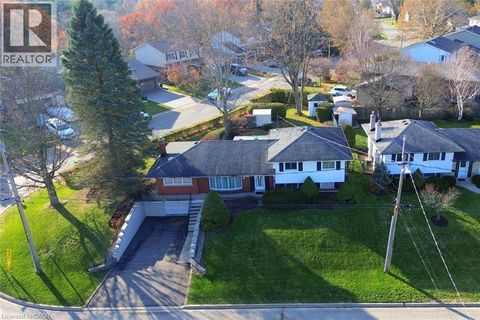 23 LYNNDALE Drive Dundas ON L9H3L4