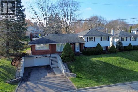 23 LYNNDALE Drive Dundas ON L9H3L4