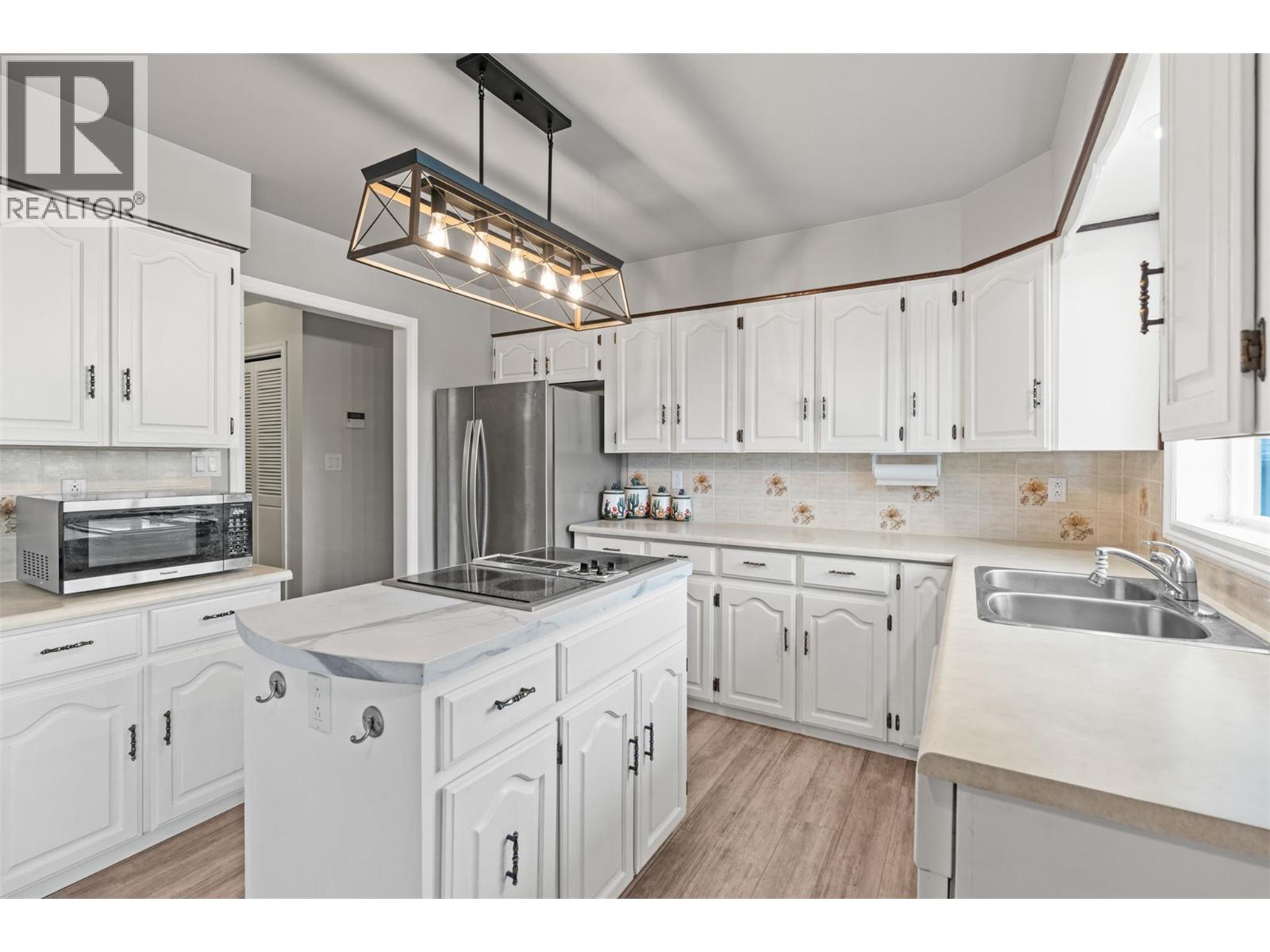 721 Granville Avenue