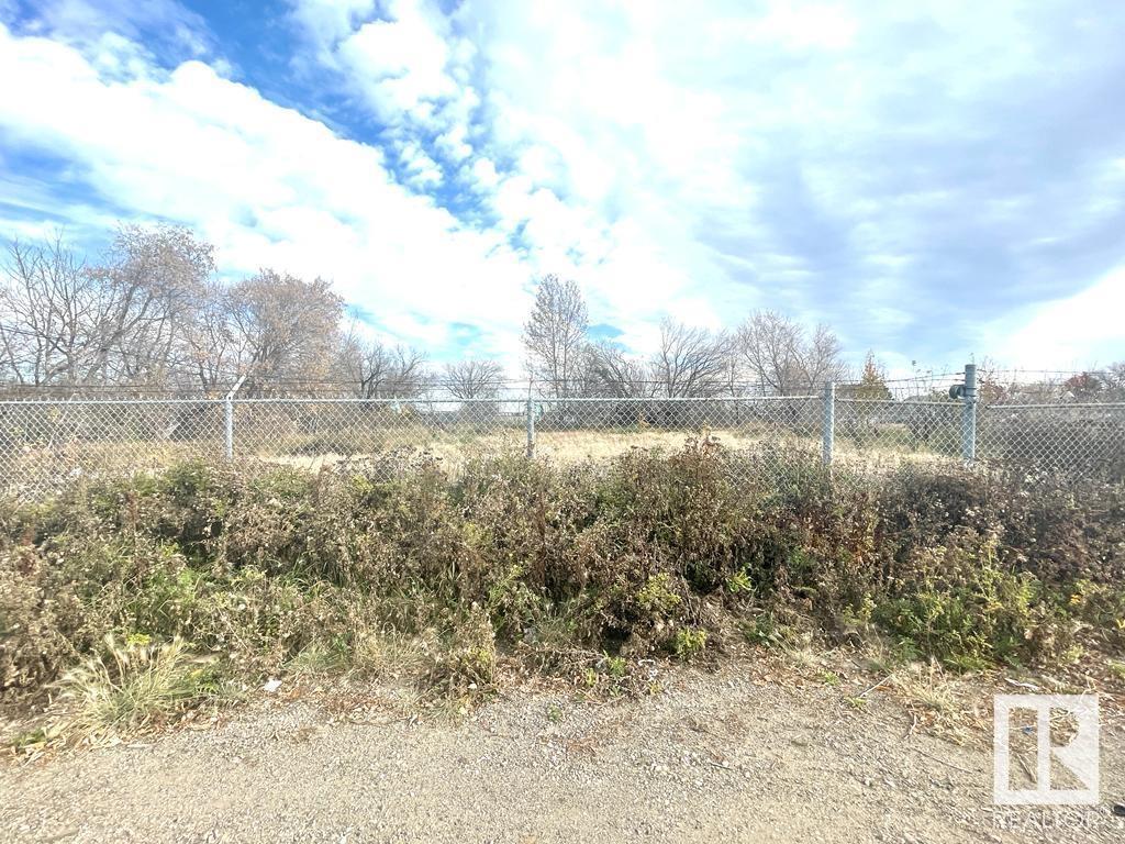 12433 49 ST NW