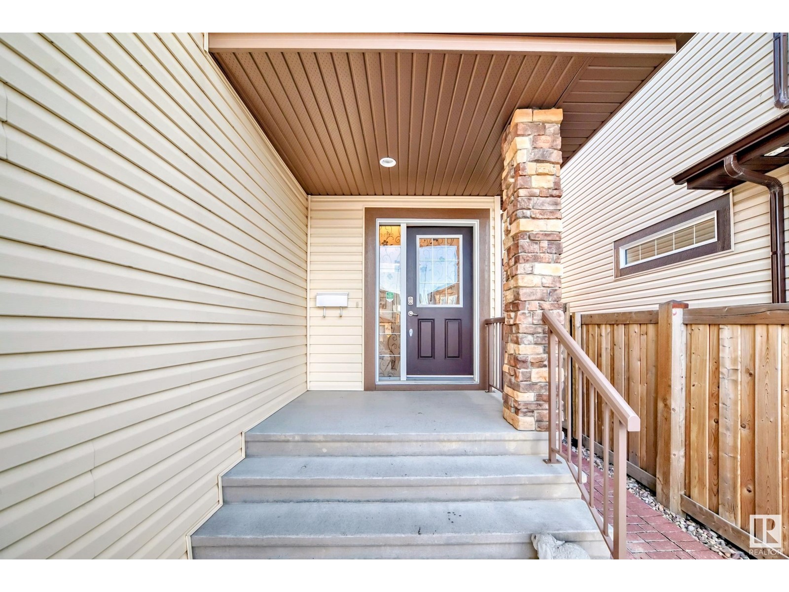 13815 142 AV NW