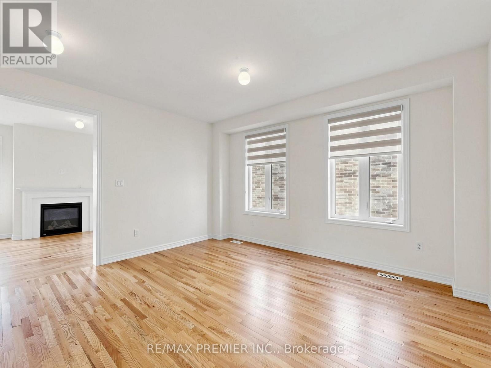 380 LEANNE LANE