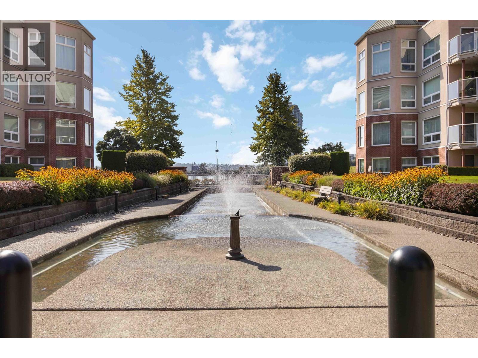 102 1230 QUAYSIDE DRIVE