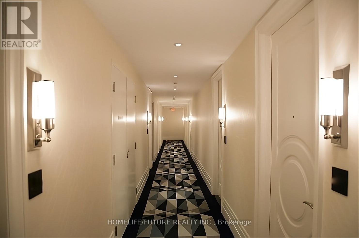 1308 - 88 BLUE JAYS WAY