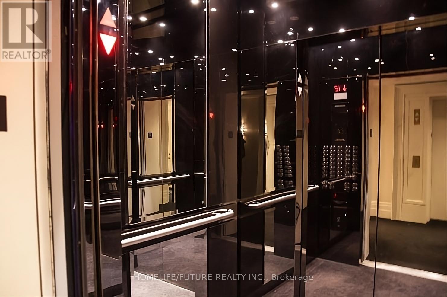 1308 - 88 BLUE JAYS WAY