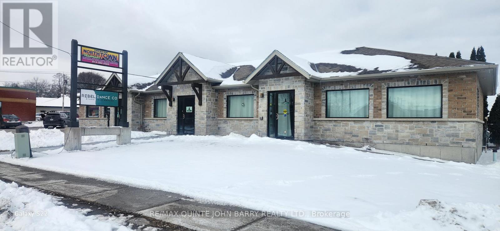 UNIT 2 - 56 MIDDLE STREET