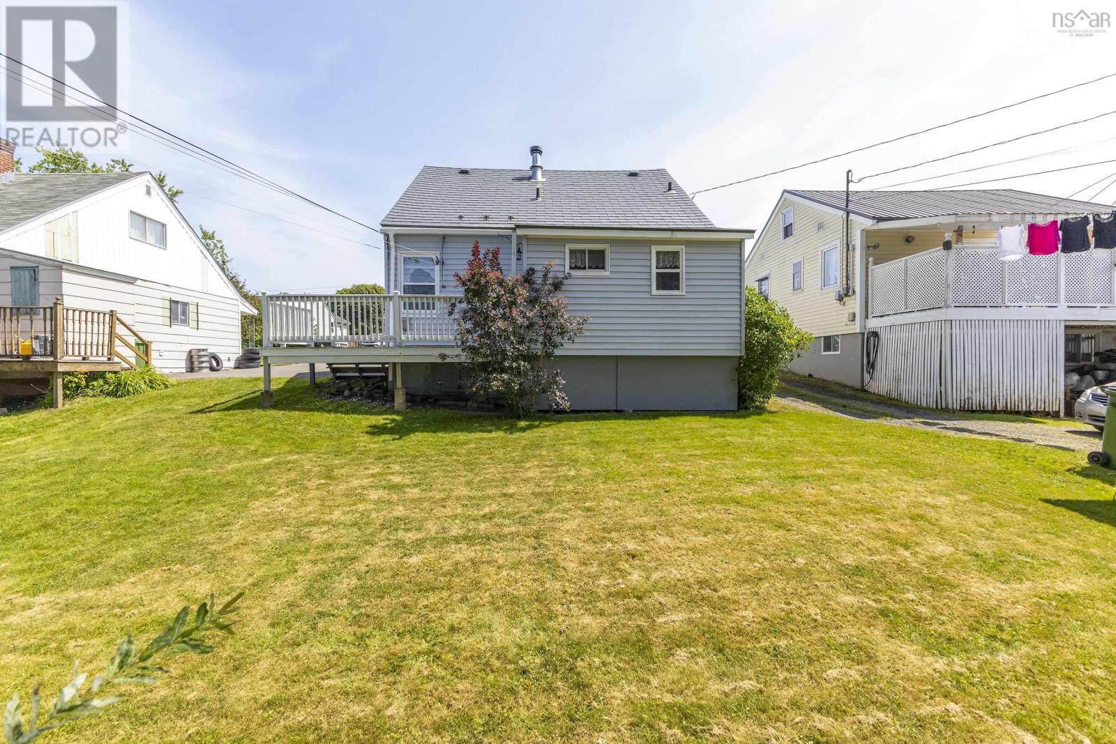 11 MacLaren Ave