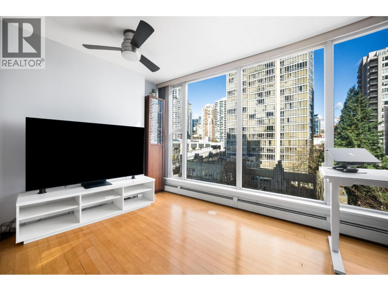 702 1008 CAMBIE STREET