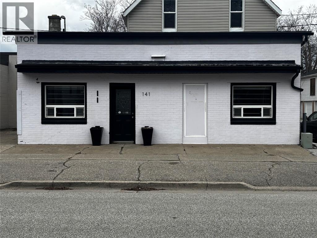 Photo 1 of 9 — 141 NAPIER STREET, Sarnia, ON N7S5K1