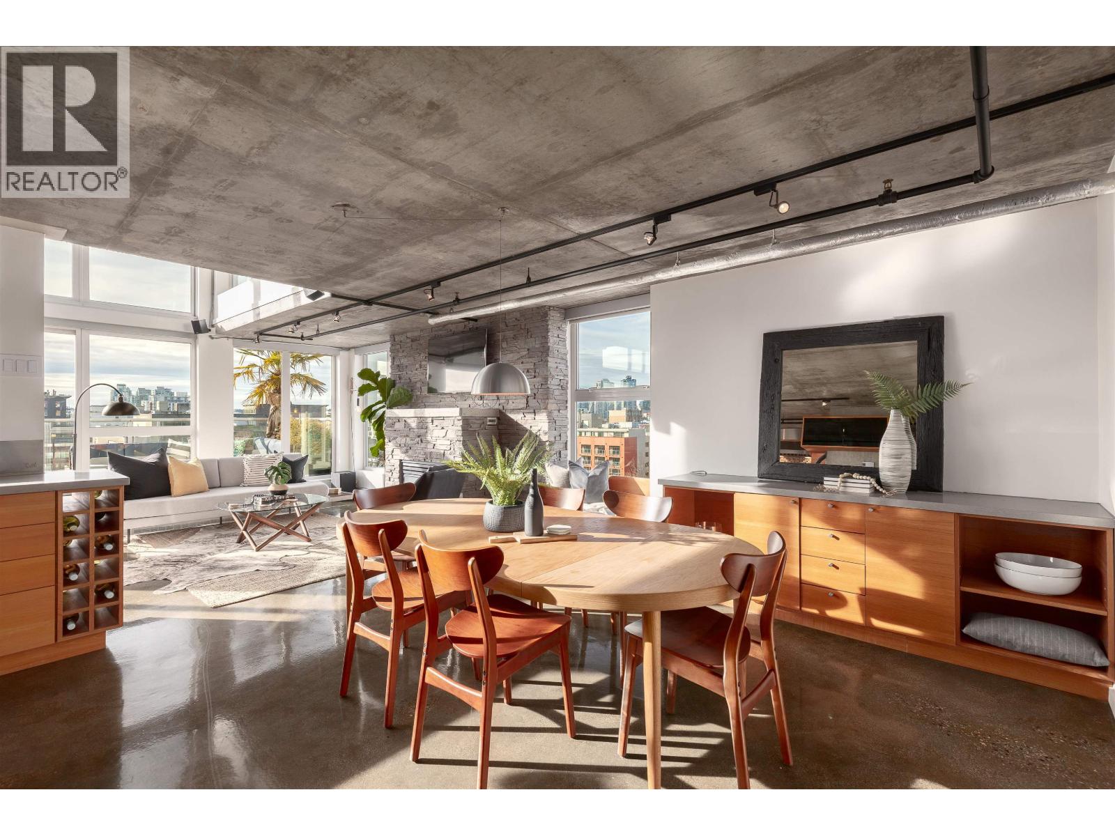 1002 289 ALEXANDER STREET