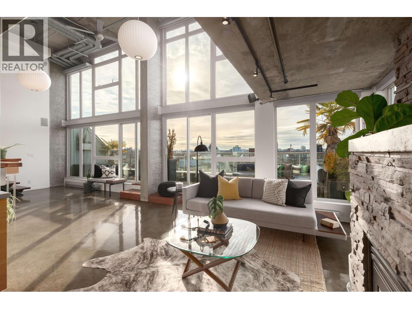 1002 289 ALEXANDER STREET