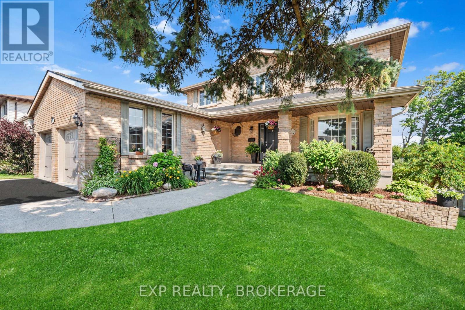 564 BRAESIDE CRESCENT