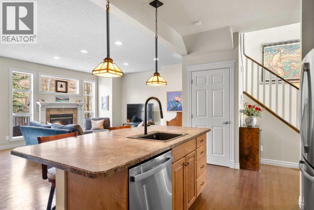 90 Discovery Ridge Gardens SW