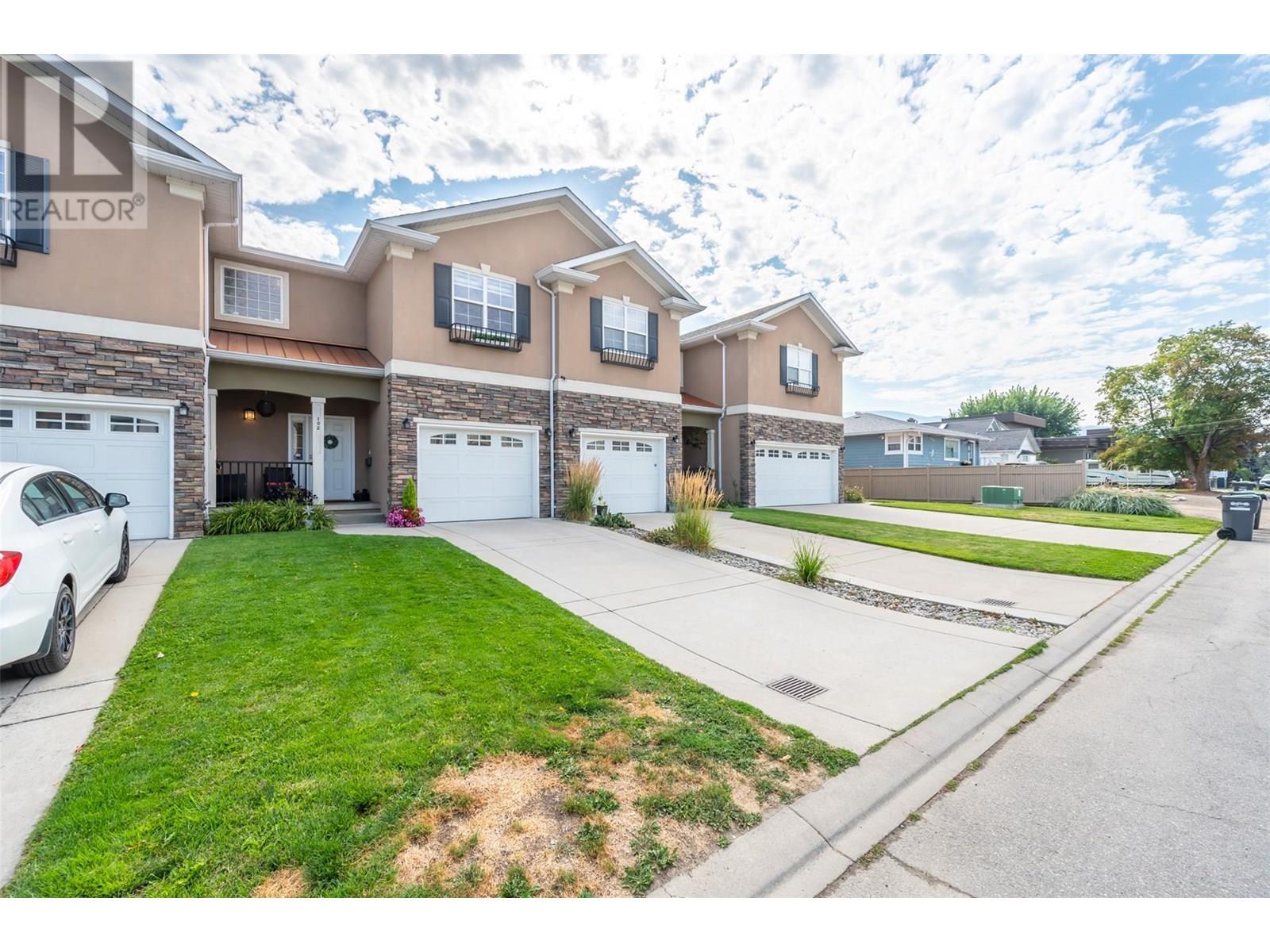 1742 Fairford Drive Unit# 102