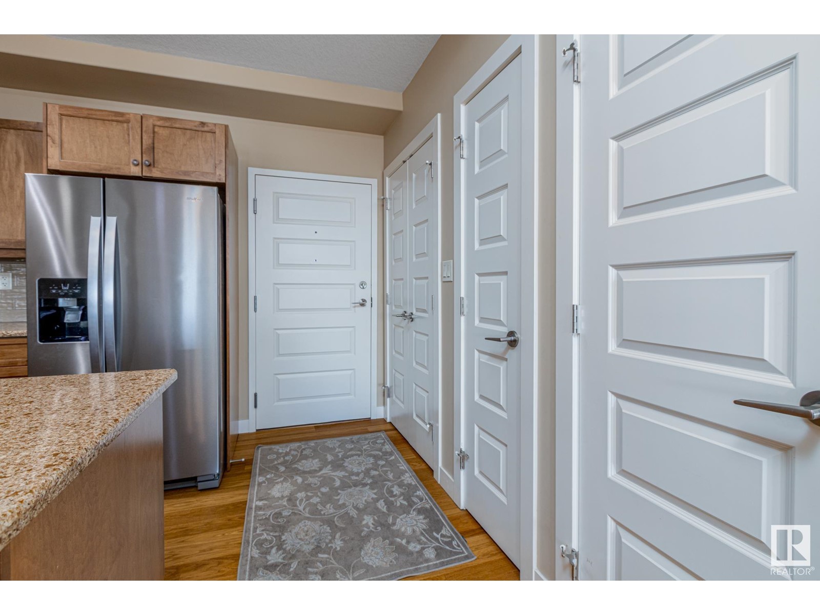 #909 2755 109 ST NW