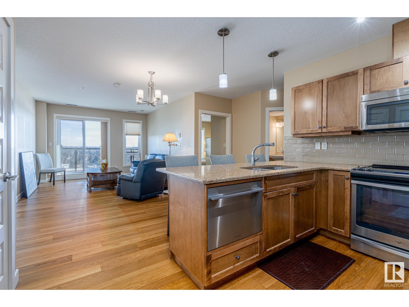 #909 2755 109 ST NW